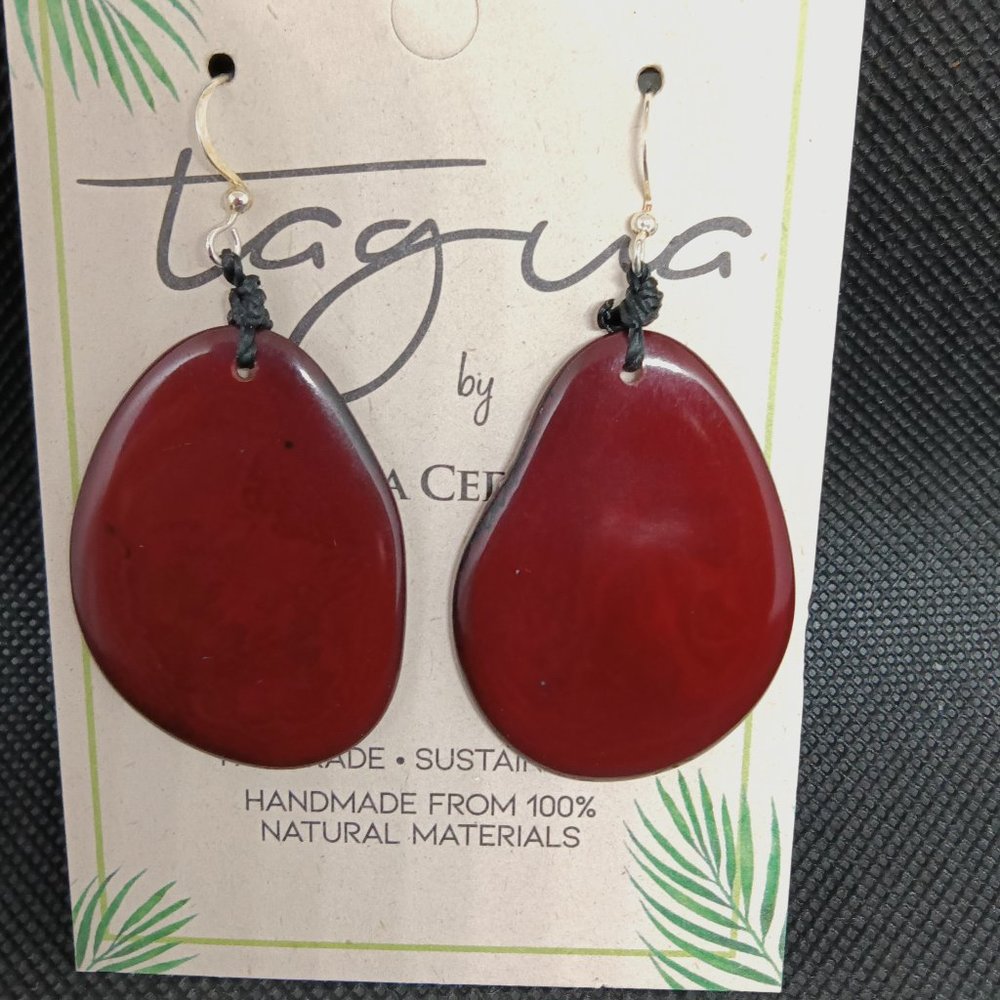 New handmade earrings by Tagua in two colors